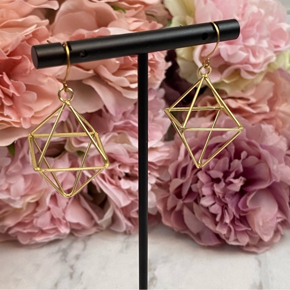 Beautiful Geometric Lantern Dangle Earrings - Picture 13 of 16